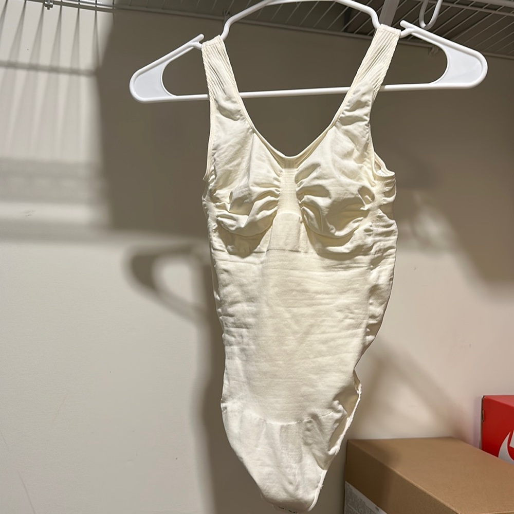 yitty shape wear size M/L